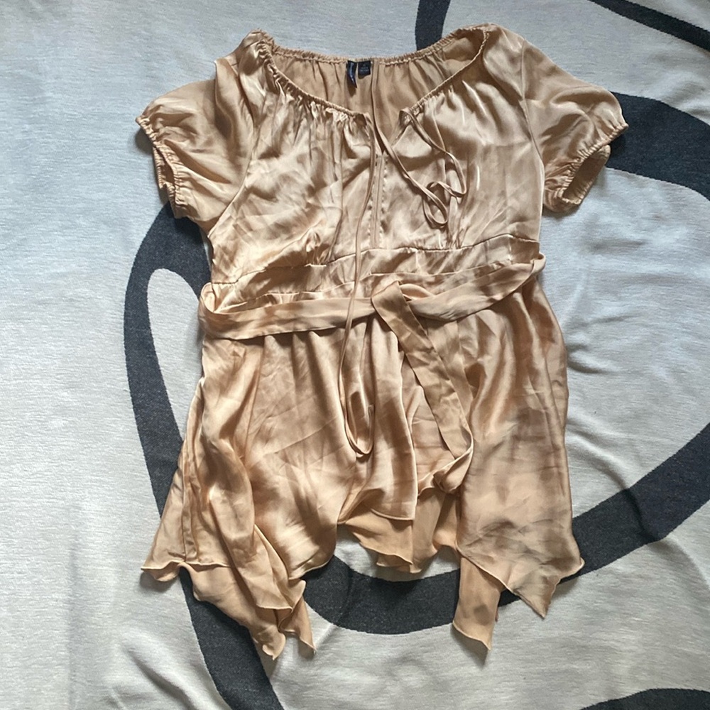 Gold flowey top